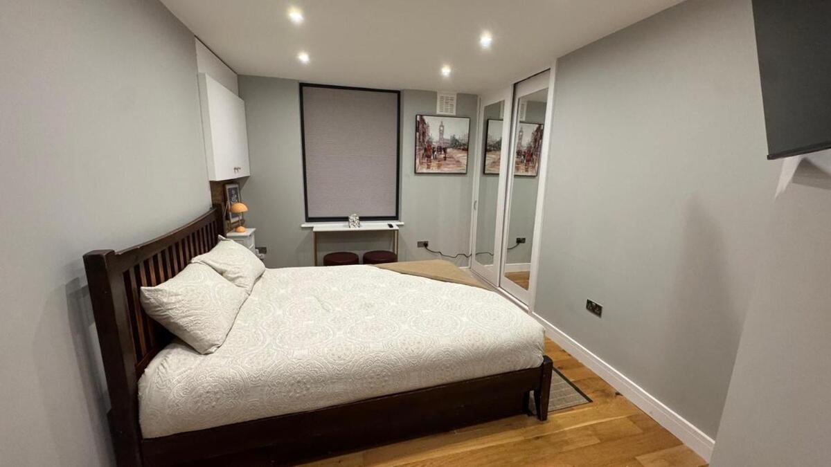 Central Apartment London Bagian luar foto