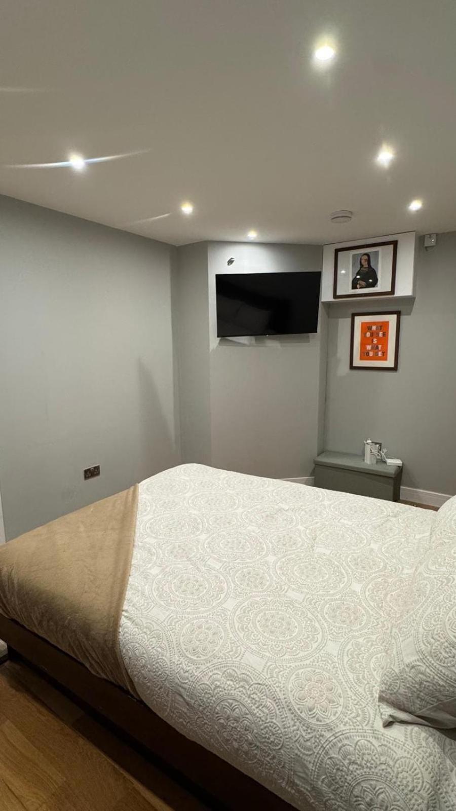 Central Apartment London Bagian luar foto